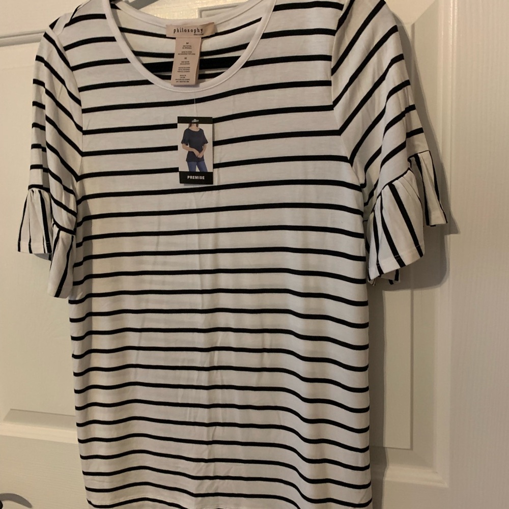 NEW Medium. B/W, soft, slinky ruffled sleeved T! - Picture 10 of 12